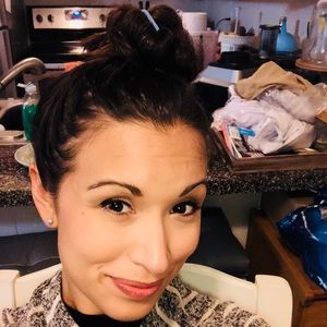 Meet your Posher, Felicia